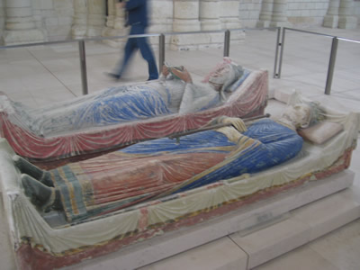 Eleanor and Henry at rest in Fontevraud Abbey